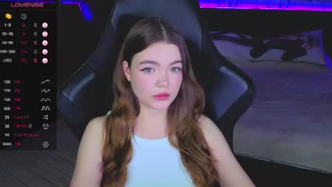 NicoleMeew online show from June 25, 2026, 4:22 pm