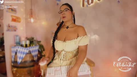 Snapshot of nicolemorelli2 chatting on October 3, 2025, 12:57 pm Andrea give it a thumbs up please its important  online show from October 3, 2025, 12:57 pm