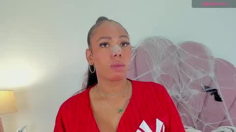 NICOLE online show from October 21, 2025, 12:39 pm