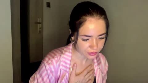 Snapshot of nicolepleasure chatting on March 17, 2026, 9:40 pm Nicole online show from March 17, 2026, 9:40 pm