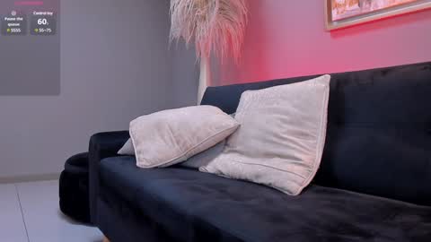 Nicole Sanz online show from December 5, 2024, 5:28 pm