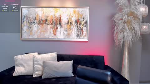 Nicole Sanz online show from December 7, 2024, 5:31 pm