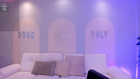 Nicole Sanz online show from January 11, 2025, 11:34 am