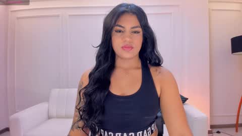 Nicole Sanz online show from February 24, 2025, 10:37 am