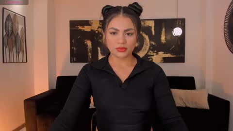 Nicole Sanz online show from March 10, 2025, 10:26 am