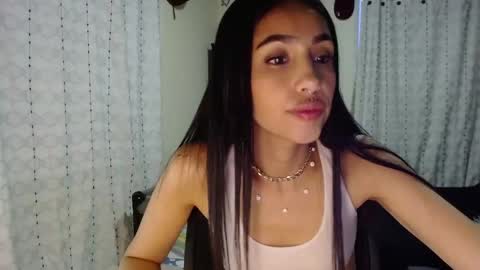 Nicole online show from November 12, 2025, 10:20 pm