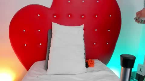 nicolette online show from January 7, 2026, 10:40 am