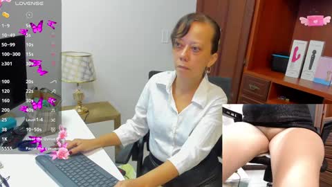 Nicolett Ryan  online show from January 2, 2025, 11:52 am