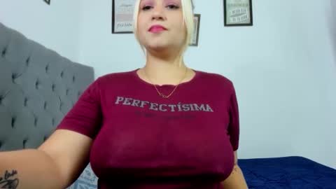 Snapshot of nicolewind_ chatting on September 27, 2025, 1:05 pm ELIZABETH online show from September 27, 2025, 1:05 pm