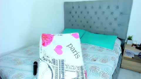  ELIZABETH  online show from February 15, 2026, 2:03 pm