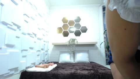 NICOL-JARAMILLO online show from January 4, 2025, 5:47 pm