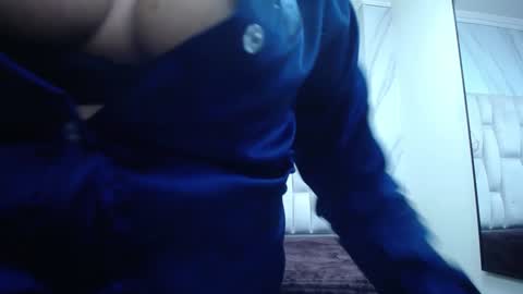 NICOL-JARAMILLO online show from January 7, 2025, 10:41 pm