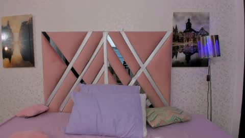 nicoll_89 online show from June 6, 2026, 1:27 pm