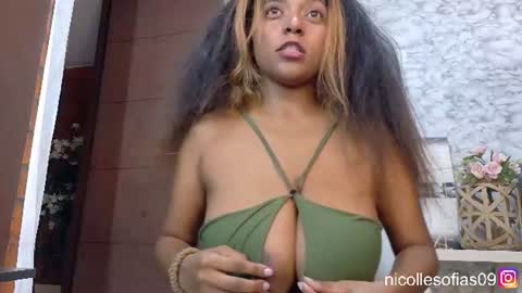 nicolle4 online show from June 20, 2026, 7:16 pm