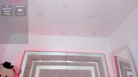 Nicolle online show from December 5, 2025, 12:36 pm