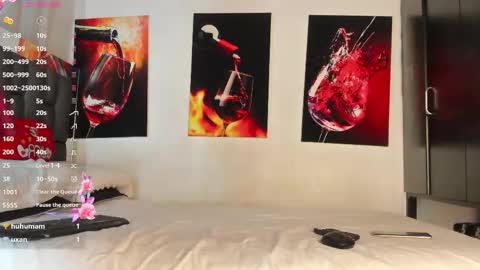 nicolle_hanks1 online show from October 30, 2025, 2:13 am