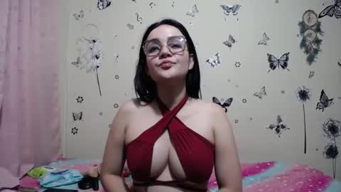 nicolle_sky online show from March 18, 2026, 9:23 am