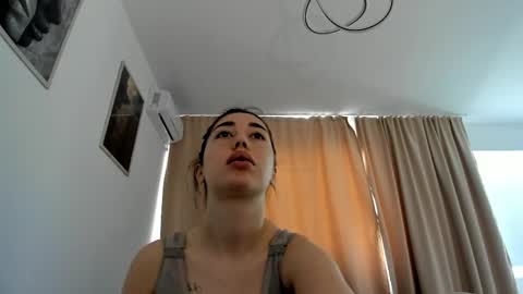 Snapshot of nicolledelight chatting on April 18, 2026, 6:28 am Nicolle online show from April 18, 2026, 6:28 am