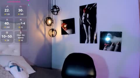 Nicolle online show from November 10, 2025, 2:27 pm