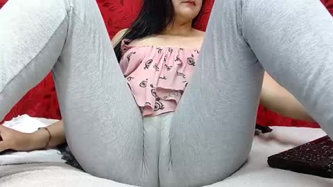 Snapshot of nicolleowens chatting on October 29, 2025, 9:49 pm NICOLLE online show from October 29, 2025, 9:49 pm