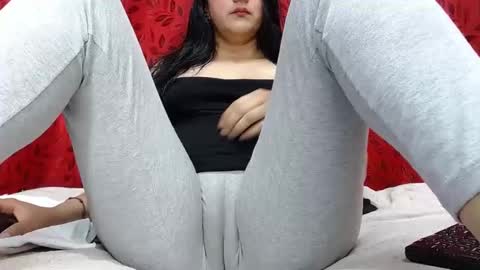 Snapshot of nicolleowens chatting on November 4, 2025, 9:36 pm NICOLLE online show from November 4, 2025, 9:36 pm