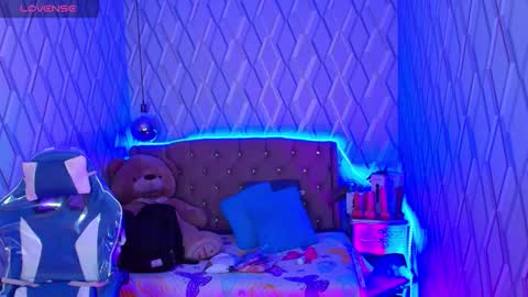 Nicolle Miley online show from October 29, 2025, 3:09 am