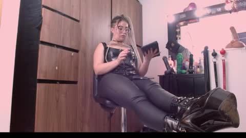 Snapshot of nicolmiss chatting on May 15, 2026, 11:12 pm nicolmiss online show from May 15, 2026, 11:12 pm