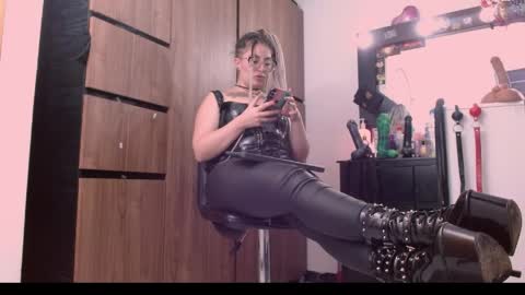 Snapshot of nicolmiss chatting on May 15, 2026, 11:34 pm nicolmiss online show from May 15, 2026, 11:34 pm