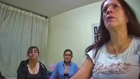 Snapshot of nicoltatiana_ chatting on October 15, 2025, 11:49 pm nicoltatiana_ online show from October 15, 2025, 11:49 pm