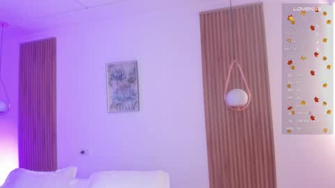 Snapshot of nicolwhite chatting on September 9, 2025, 12:05 pm Nicol online show from September 9, 2025, 12:05 pm