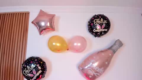 Snapshot of nicolwhite chatting on October 11, 2025, 12:47 pm Nicol online show from October 11, 2025, 12:47 pm