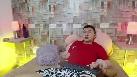 nicoo_2036 online show from September 21, 2025, 1:46 pm
