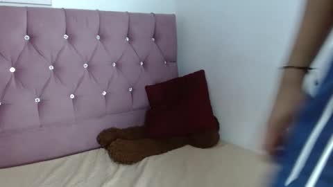 nicoo_2036 online show from September 27, 2025, 2:33 pm