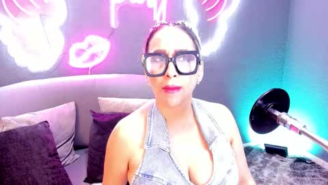 Snapshot of nicooolsmith chatting on December 18, 2025, 12:44 pm Nicol smith online show from December 18, 2025, 12:44 pm