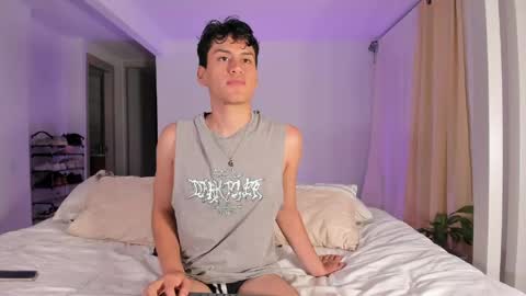 Snapshot of nicoymark1 chatting on May 6, 2026, 12:30 am Nico y Mark online show from May 6, 2026, 12:30 am