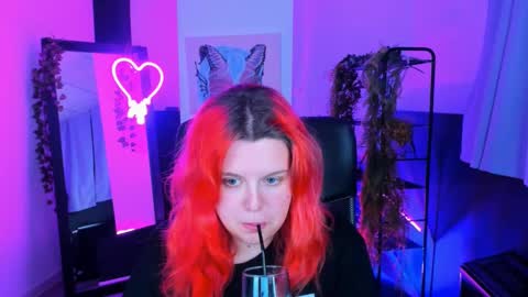 Snapshot of nielletablossom chatting on February 17, 2025, 5:14 am Nellie online show from February 17, 2025, 5:14 am
