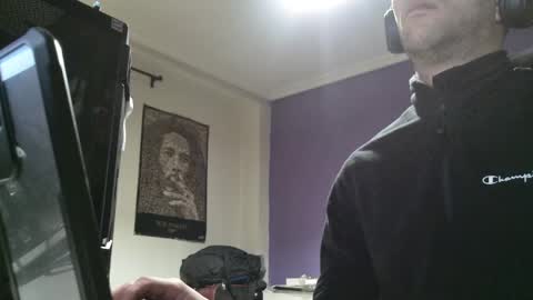 Julian online show from February 9, 2025, 11:14 am