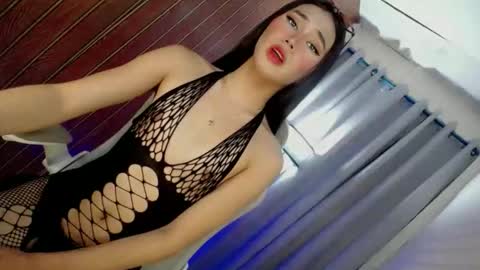 night_crystal1111 online show from May 7, 2026, 7:52 pm