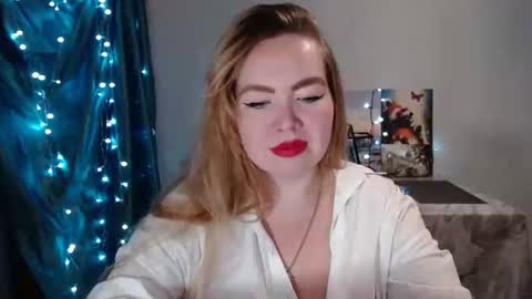 nightlaura online show from December 24, 2024, 9:11 pm