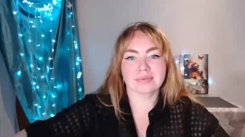 nightlaura online show from January 1, 2025, 8:58 pm