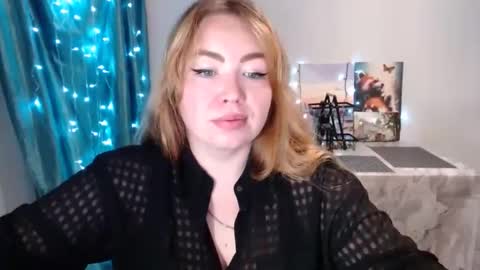nightlaura online show from January 2, 2025, 8:02 pm