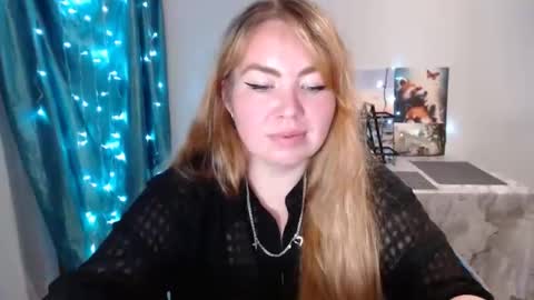 nightlaura online show from January 2, 2025, 11:06 pm