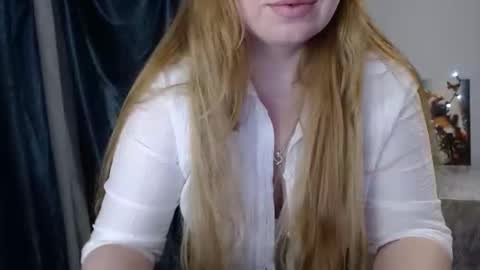 nightlaura online show from February 2, 2025, 11:32 pm