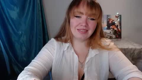 nightlaura online show from February 5, 2025, 4:48 am