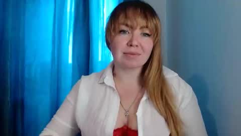 nightlaura online show from February 6, 2025, 9:43 am