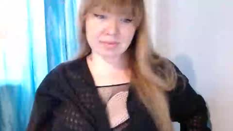 nightlaura online show from February 13, 2025, 10:34 am