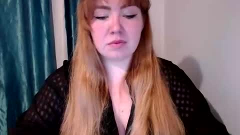nightlaura online show from February 21, 2025, 6:15 pm