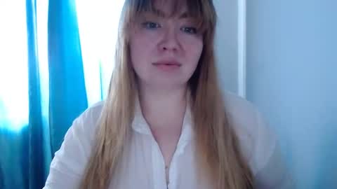 nightlaura online show from March 10, 2025, 6:38 am