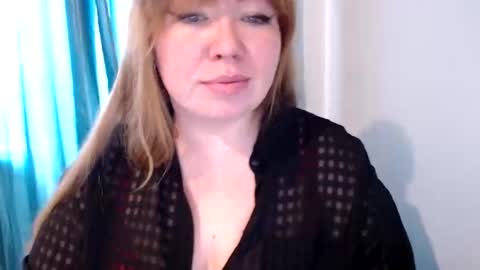 nightlaura online show from March 12, 2025, 8:41 am