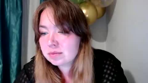 nightlaura online show from September 9, 2025, 9:25 pm